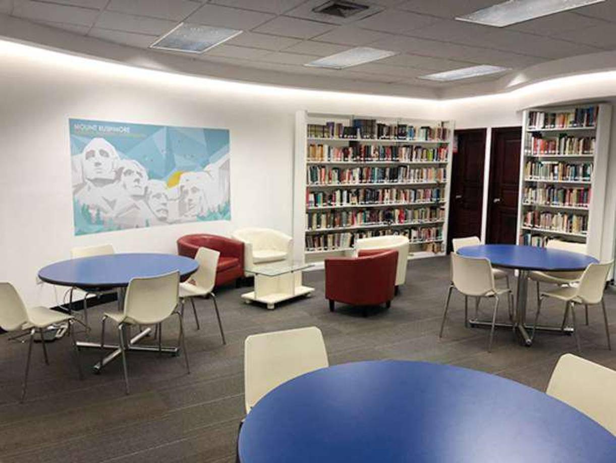 5. Categoría Educación: Centro Cultural Sampedrano.Nace con la idea de crear un centro binacional que ayude al desarrollo intelectual y cultural de los sampedranos. Se rigen por los principios de integridad, lealtad, solidaridad, honestidad, responsabilidad y respeto. Buscan reforzar en sus estudiantes valores que generen actitudes, habilidades sociales y emocionales, que son fundamentales para la vida.