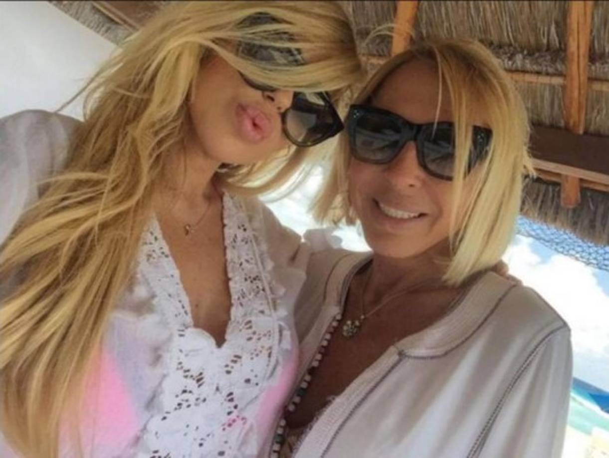 Alejandra es hija de la popular conductora peruana Laura Bozzo.
