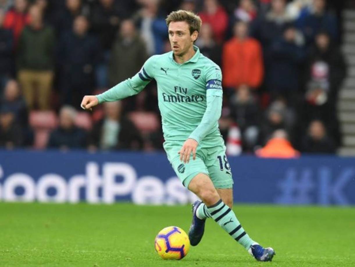 Nacho Monreal: Según The Sun, el lateral español dejaría al Arsenal y volvería al fútbol de España para jugar en la Real Sociedad.