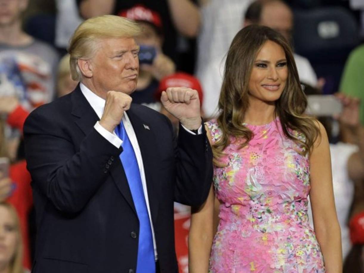 Melania promueve una campaña enfocada en frenar el acoso cibernético contra los menores y frenar la epidemia de droga que azota a EEUU y que afecta a miles de niños que nacen con dependencia a los narcóticos por las adicciones de sus madres.