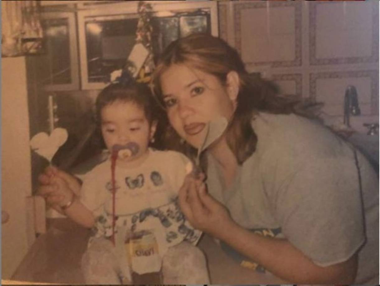 Kimberly Loaiza nació el 12 de diciembre de 1997 en Mexicali, Baja California.