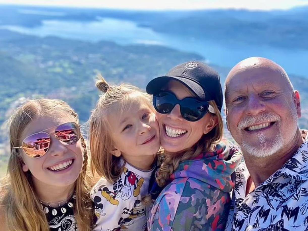 Según el diario alemán Bild, los ocupantes de la avioneta eran Schaller, su pareja Christiane Schikorsky y sus dos hijos, Finja Sghikorsky y Aaron Schaller, además de otro hombre. 