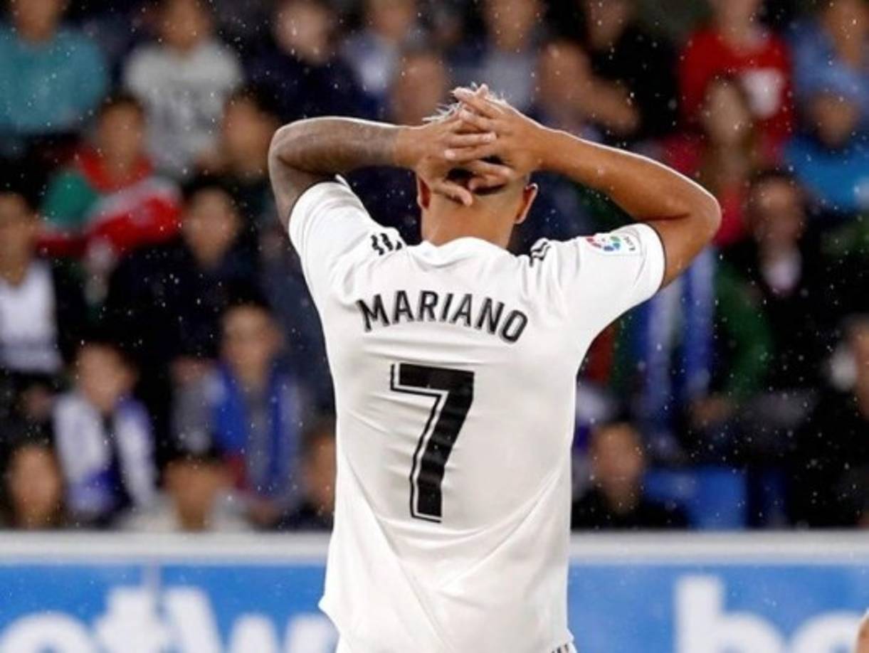 Mariano Díaz entró por Benzema en el inicio del segundo tiempo, pero tampoco pudo marcar ante el Alavés.