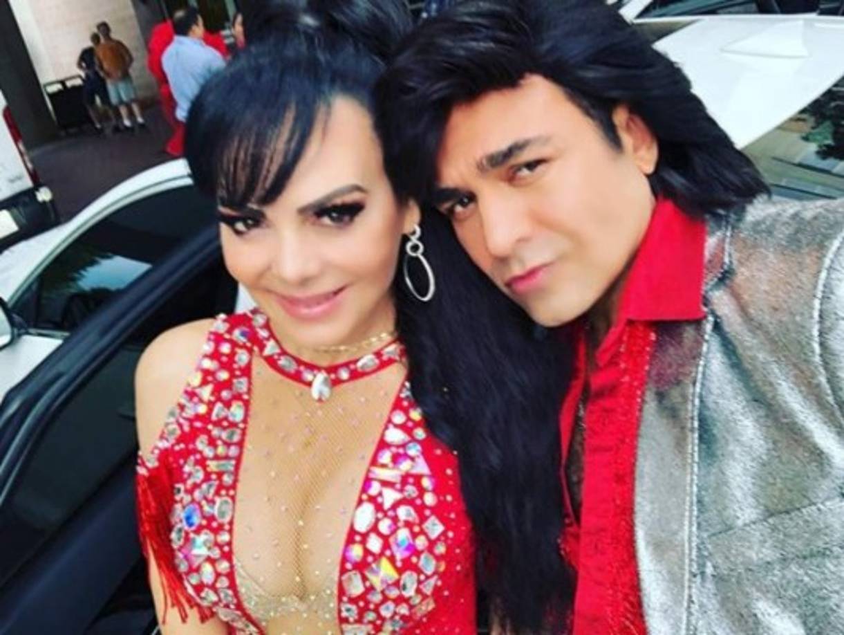 Al establecerse en Acapulco comenzó a trabajar en un centro nocturno, olvidándose de Ariel y de sus hijos.