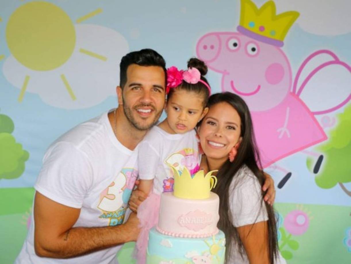 Ambos son unos padres muy entregados a sus hijas y tratan de dedicarles el mayor tiempo posible, de hecho la mayor ha acompañado al chef Yisus varias veces.