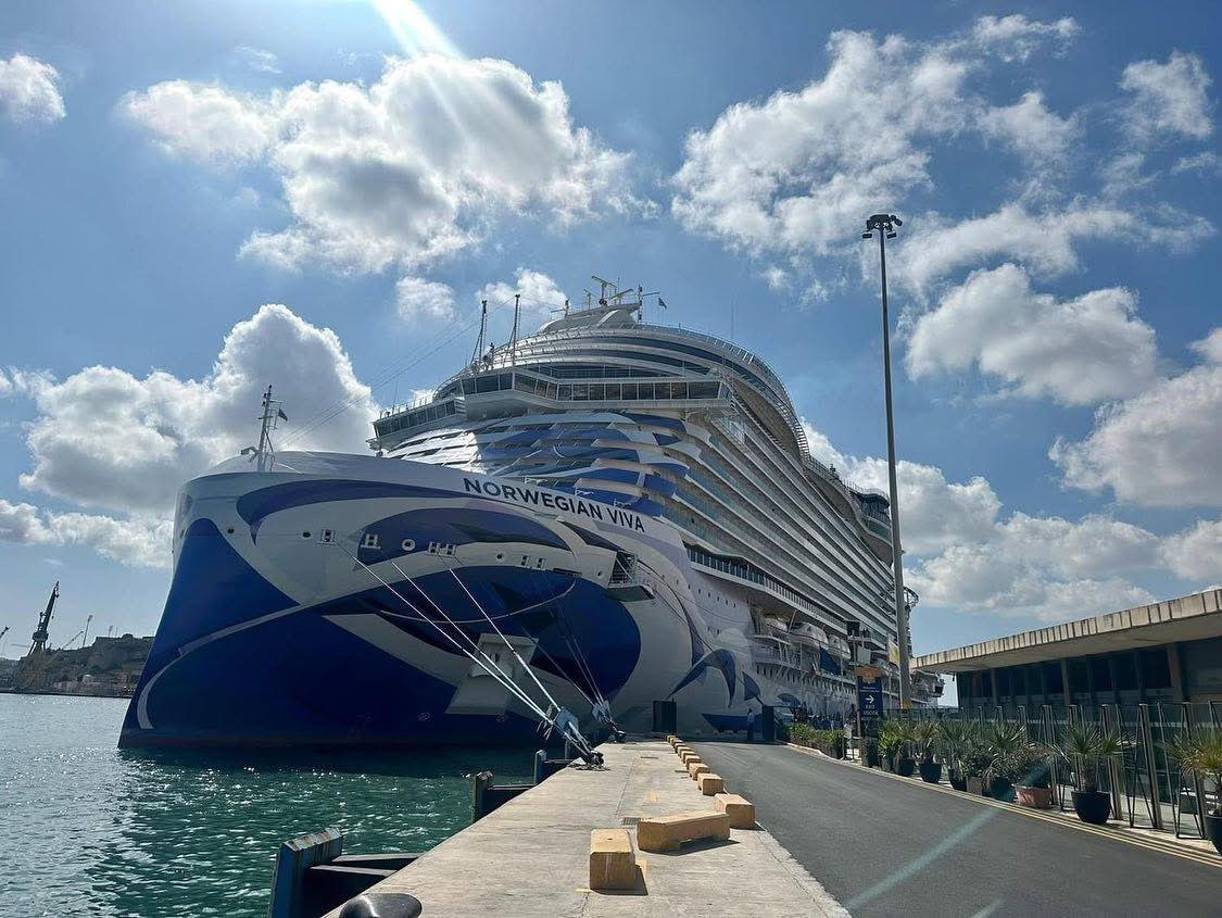 La producción musical, que se desarrollará en el nuevo crucero titulada ‘Revolution: A Celebration of Prince’, se escenificará en un teatro de tres pisos que se transformará en una discoteca estilo Las Vegas y fue desarrollado en los estudios creativos de Norwegian en Tampa, en la costa oeste de Florida, informó este lunes la compañía en un comunicado.