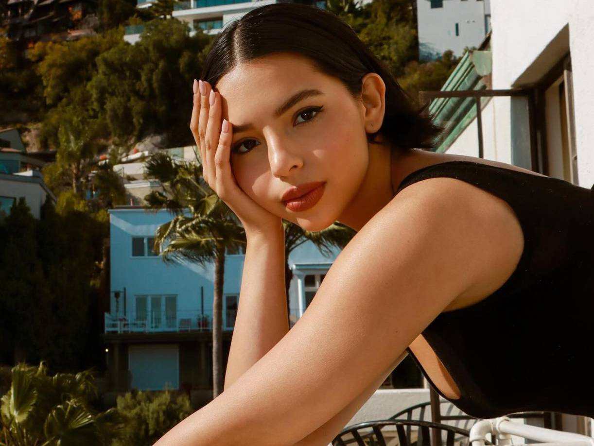 Tan solo unos días después de que Christian Nodal y Ángela Aguilar confirmaran su noviazgo, los rumores en torno a su relación han ido en incremento, llegando a trascender que inclusive ella ya estaría embazada.