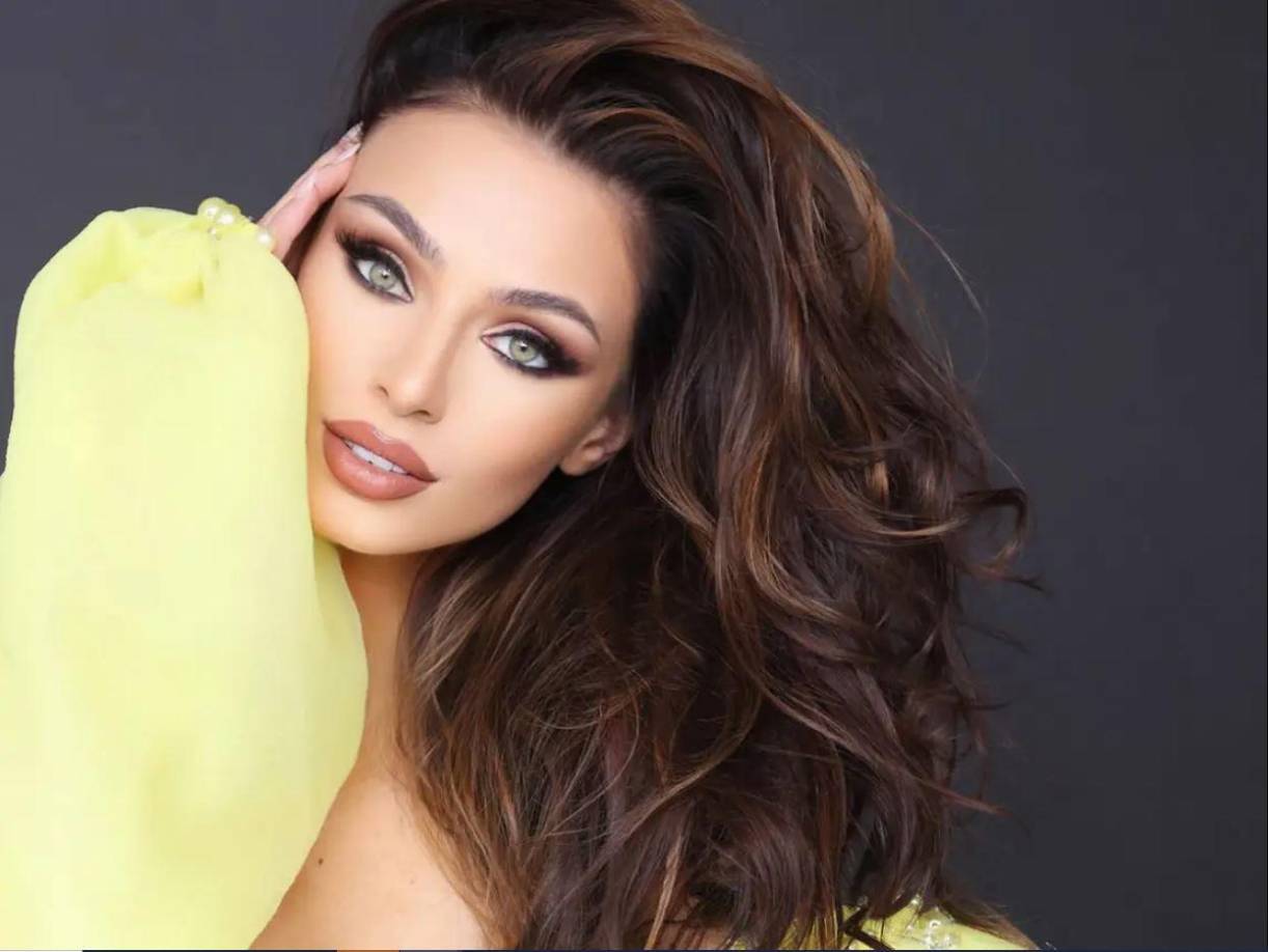 Noelia Voigt, reveló además, que pasó años preparándose para participar en el certamen de Miss Estados Unidos. Fue primera finalista en el certamen de su estado (Utah) tres veces antes de ganar, convirtiéndose en la primera mujer venezolana-estadounidense en ganar el título de Miss Utah, y avanzó a la competencia nacional.