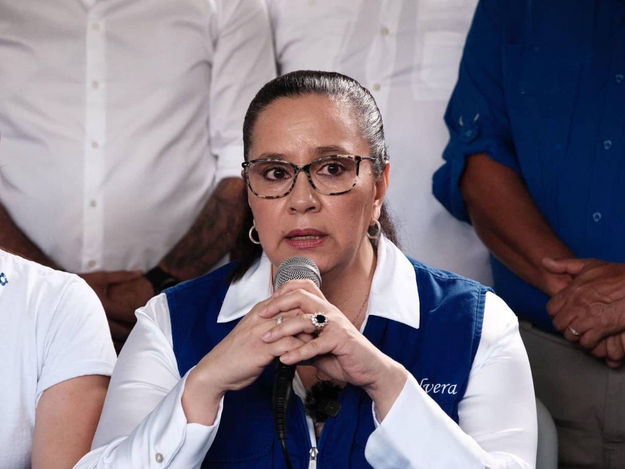 Cabe menconar que, Ana García de Hernández desde que anunció su precandidatura, ha recibido una avalancha de mensajes de apoyo en su aspiración de convertirse en la presidenta de Honduras para el período 2026-2030.