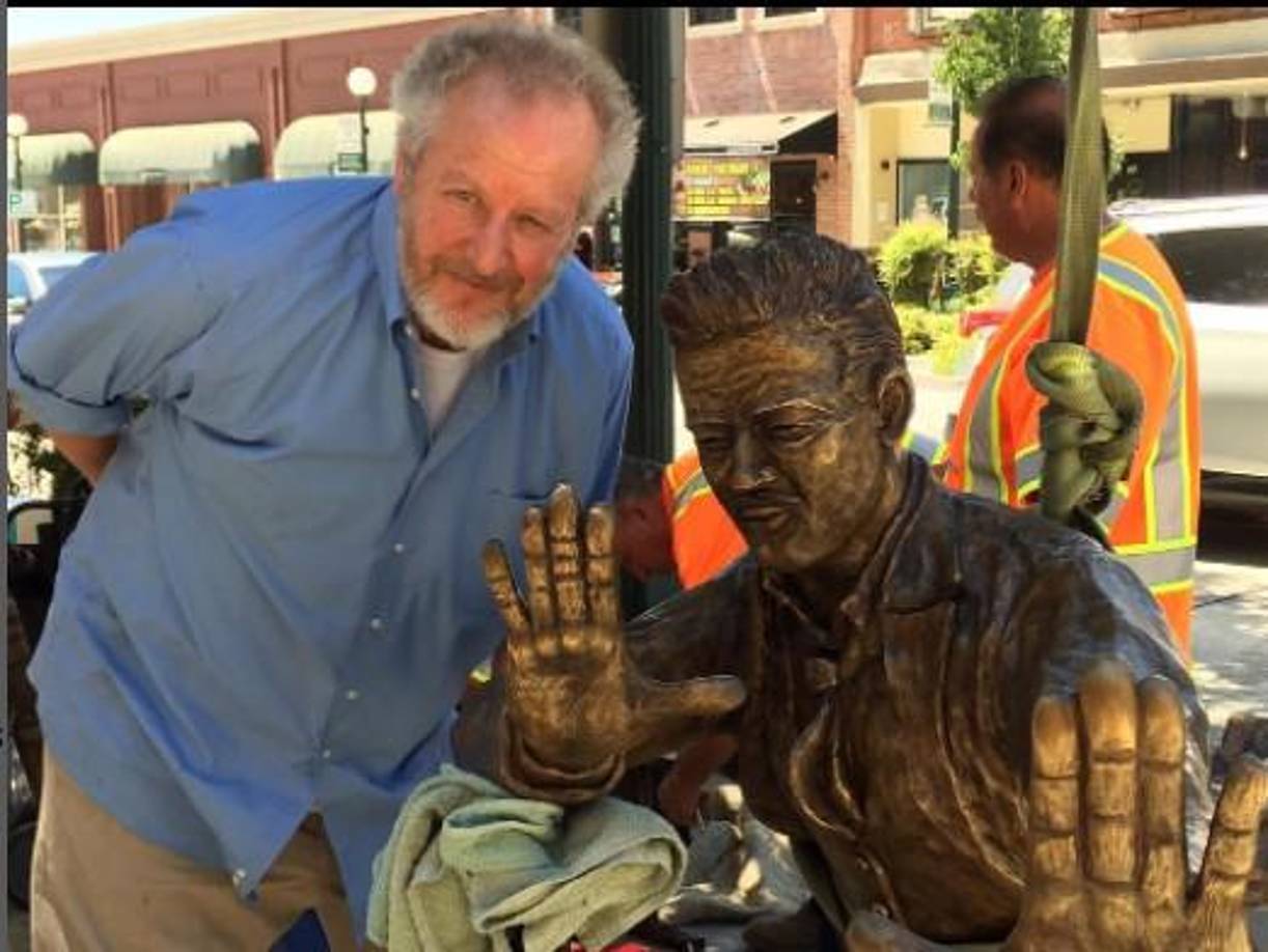 Stern se mantiene activo en sus redes sociales en donde tiene una gran cantidad de admiradores por su carrera, especialmente por su papel en las dos cintas de Mi Pobre Angelito.