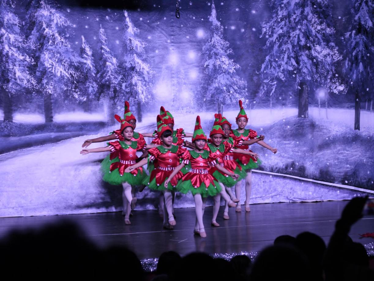 Pieza de ballet al estilo de los duendes en Navidad.