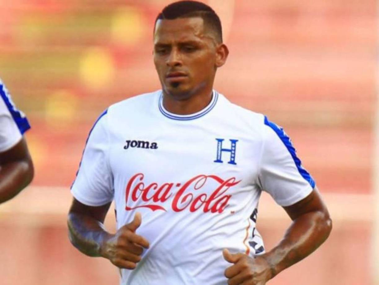 A lo largo de su trayectoria, Barahona se vio envuelto en varias polémicas que a su criterio lo terminaron privando de ser parte de la Selección de Honduras en procesos eliminatorios.