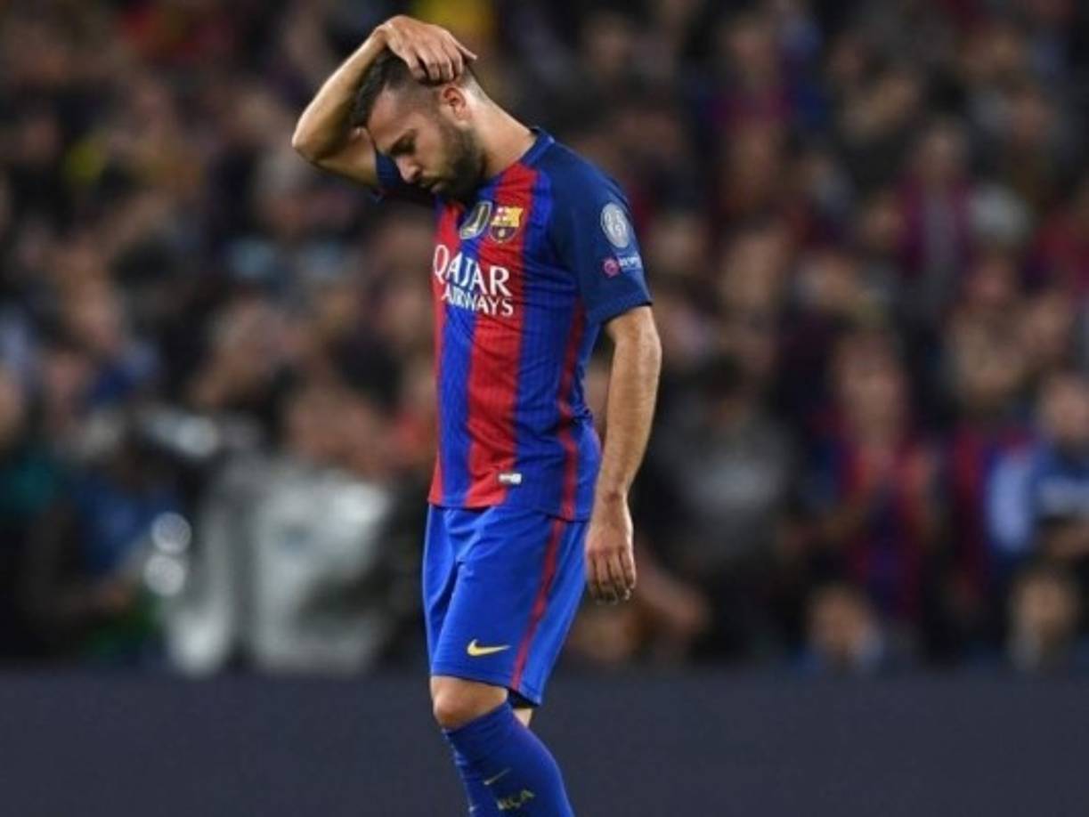 Jordi Alba: Messi le ha pedido al Barcelona que no dejen salir al lateral izquierdo .