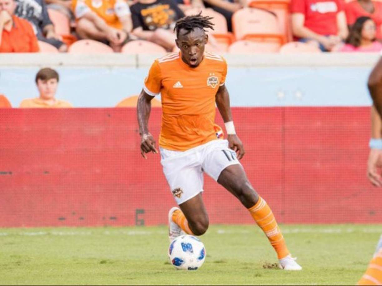El representante de Alberth Elis declaró que el delantero hondureño tiene ofertas de Bélgica, Francia, Portugal y Turquía luego de sus actuaciones con el Houston Dynamo y la selección de Honduras.