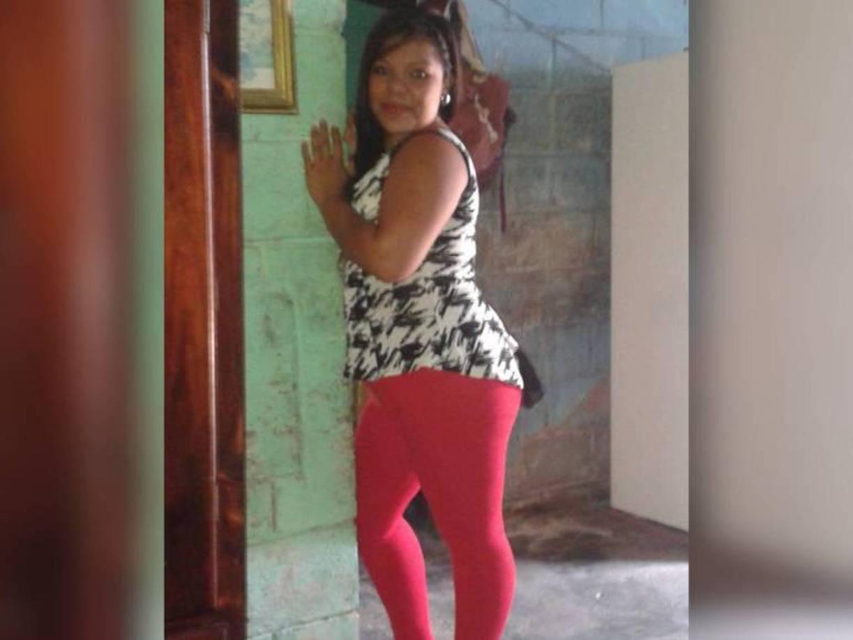 Entre lágrimas y gritos de dolor, la pareja de la mujer exclamó: “¡Ay, mi amor! ¿Por qué, Dios bendito? ¿Por qué tuviste que irte, amor?”.