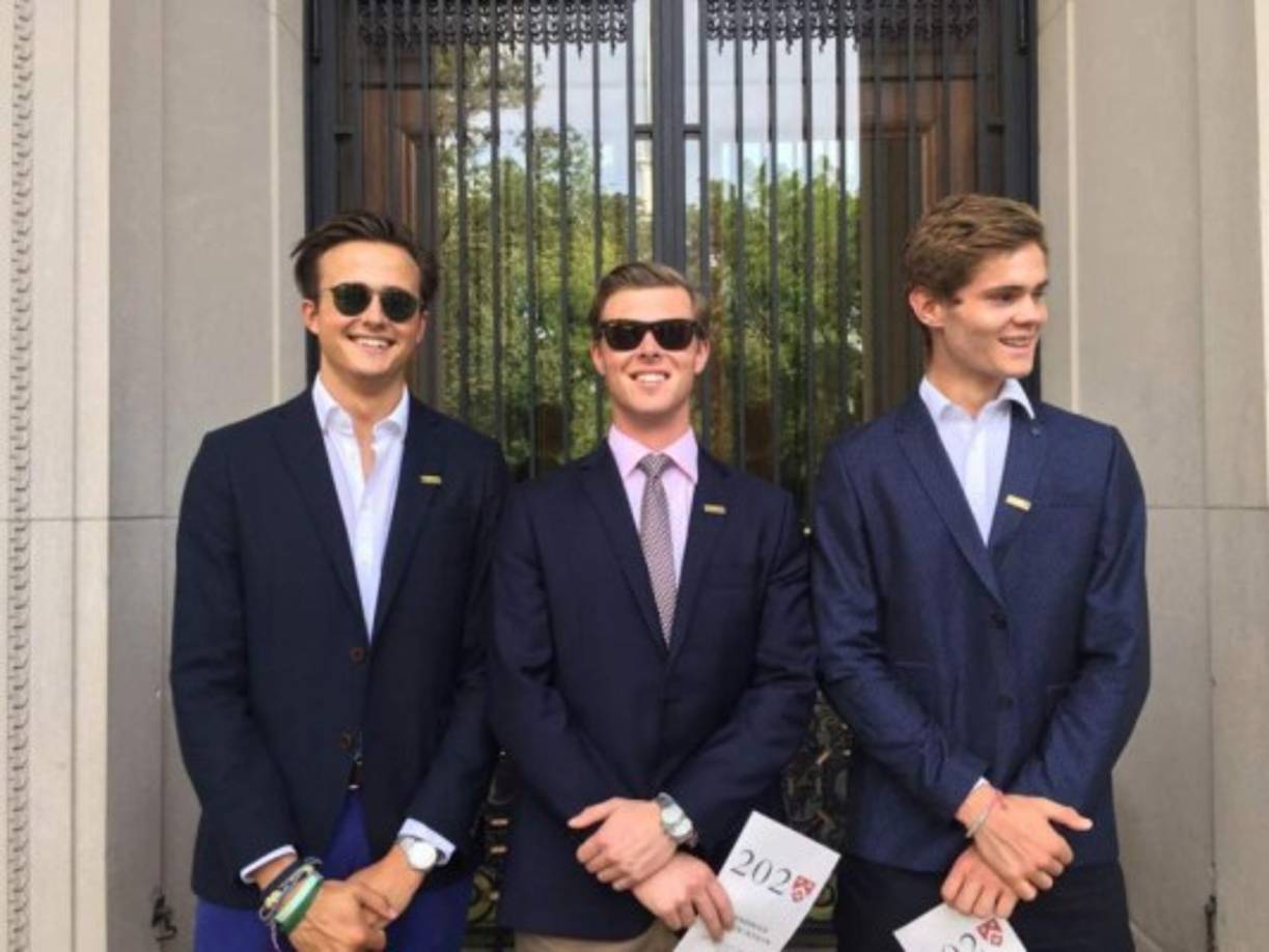 Rory Farquharson (iz), es estudiante de leyes en la Universidad de Harvard.