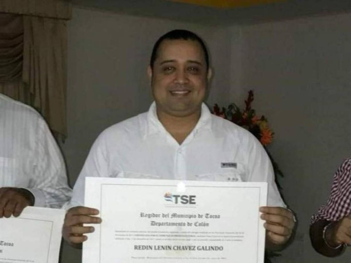 Redin Lenin Chávez<br/><br/>Fungió como presidente del Comité Departamental del Partido Nacional y representante legal de la empresa Proveedora de Productos y Servicios Multiples Alicia, que recibió un cheque por 2.9 millones de lempiras, depositados en su cuenta el 18 de noviembre de 2013.