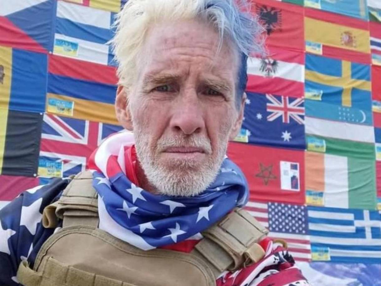 En septiembre, la policía arrestó a un hombre cerca del club de golf de Trump en West Palm Beach, Florida. Sospecharon que Ryan Routh tenía la intención de dispararle al expresidente con un rifle SKS mientras se escondía en los arbustos que bordeaban el club de golf.