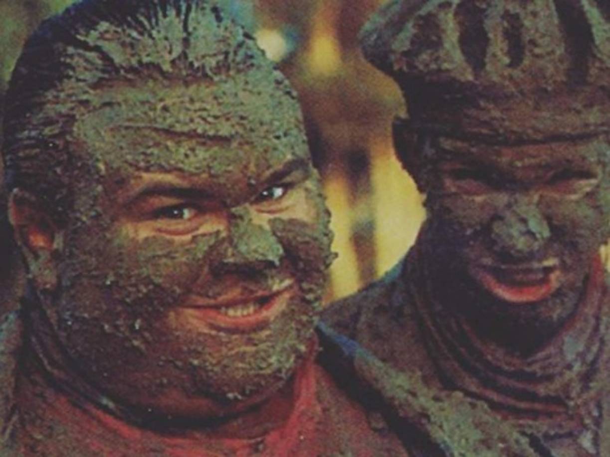 La pareja eran los torpes bravucones del instituto al que asistían los protagonistas.