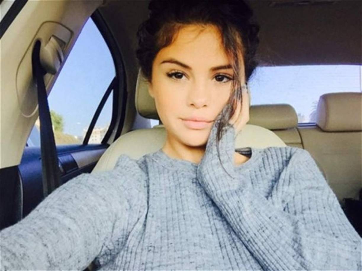 Puesto 8: Selena Gomez sin maquillaje en su auto con 2,3 millones de me gusta.