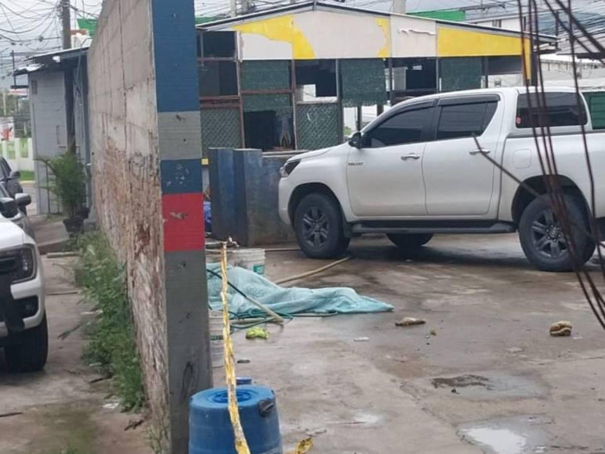 Edwin Didier Hernández Díaz, hermano de la reconocida ex presentadora de HCH Rina Leal fue asesinado el pasado jueves 11 de julio al interior de un “carwash” en la colonia Las Torres de Tegucigalpa.