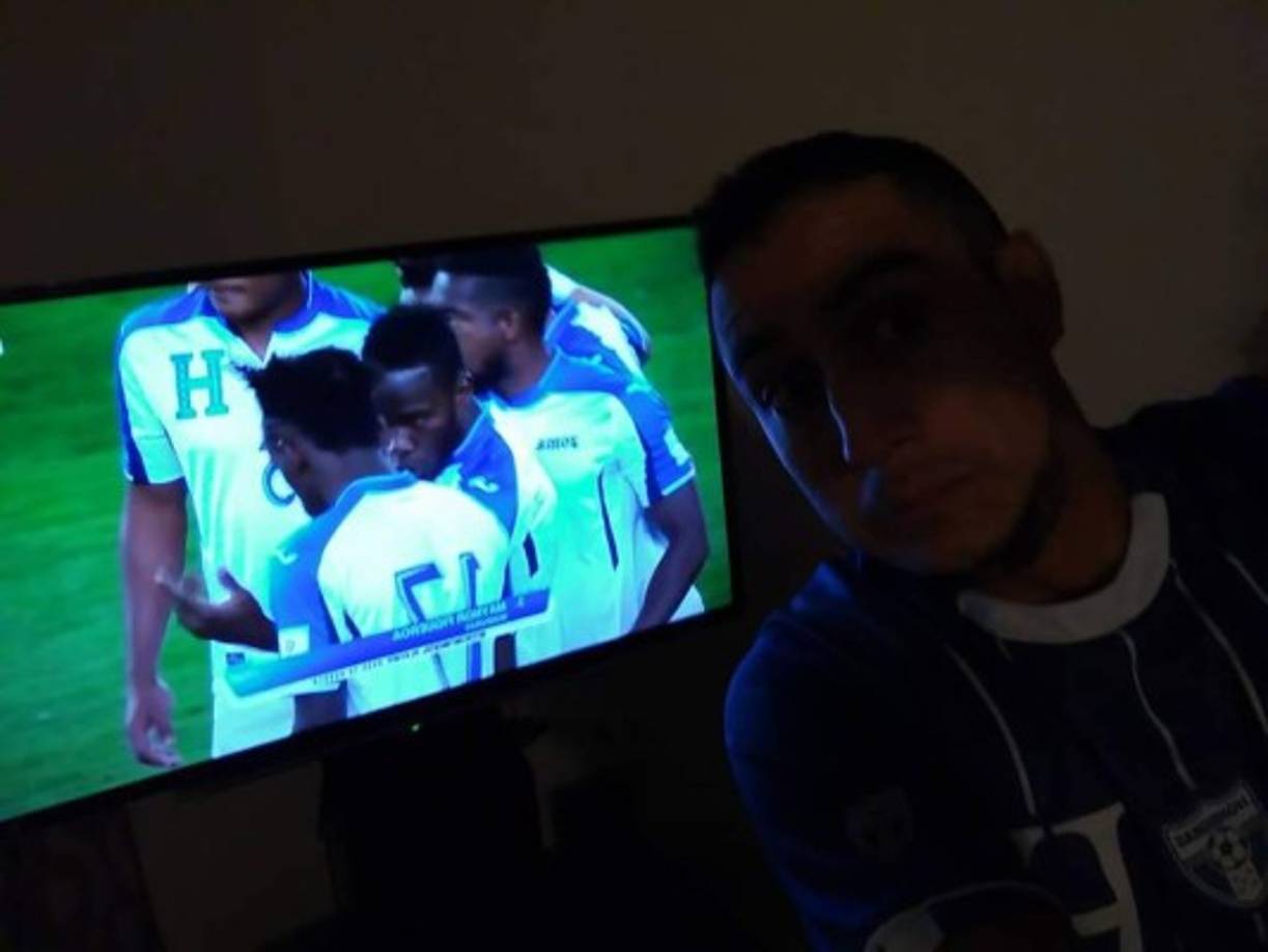 Luego cerró la eliminatoria al transformar sendos penaltis un penalti (m.72) por mano de Bryan Acosta y por falta de Jerry Palacios a Robbie Kruse (m.85). Alberth Elis salvó el honor hondureño en la prolongación.