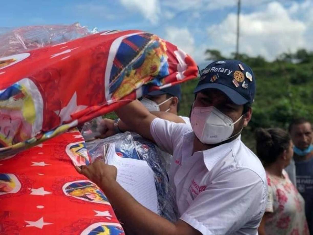 Como pudo, Javier mandó a su hijo a Estados Unidos. “Mi hijo nació en Estados Unidos por eso es ciudadano”, declaró la esposa de Javier.