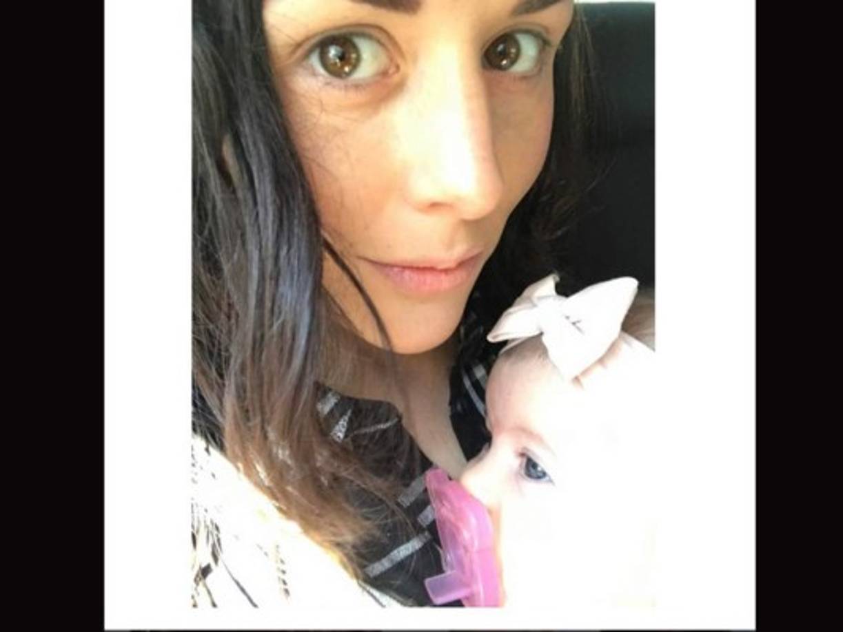 Las felicitaciones de sus seguidores no se hicieron esperar y es que la mexicana también promueve la lactancia materna.