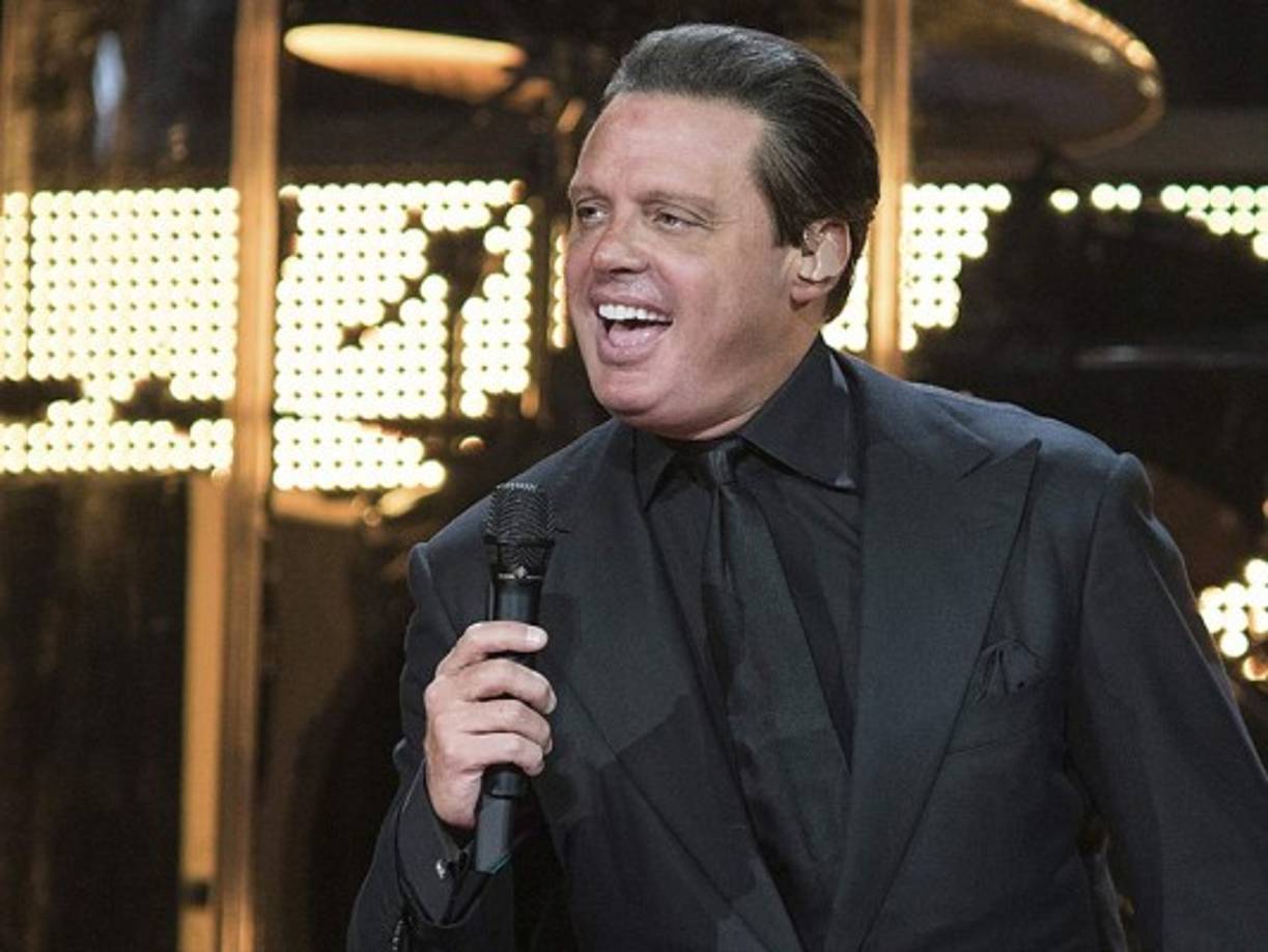 Para retomar su vida artística, con música nueva y una serie para el 2018, Luis Miguel también quiso estrenar figura.