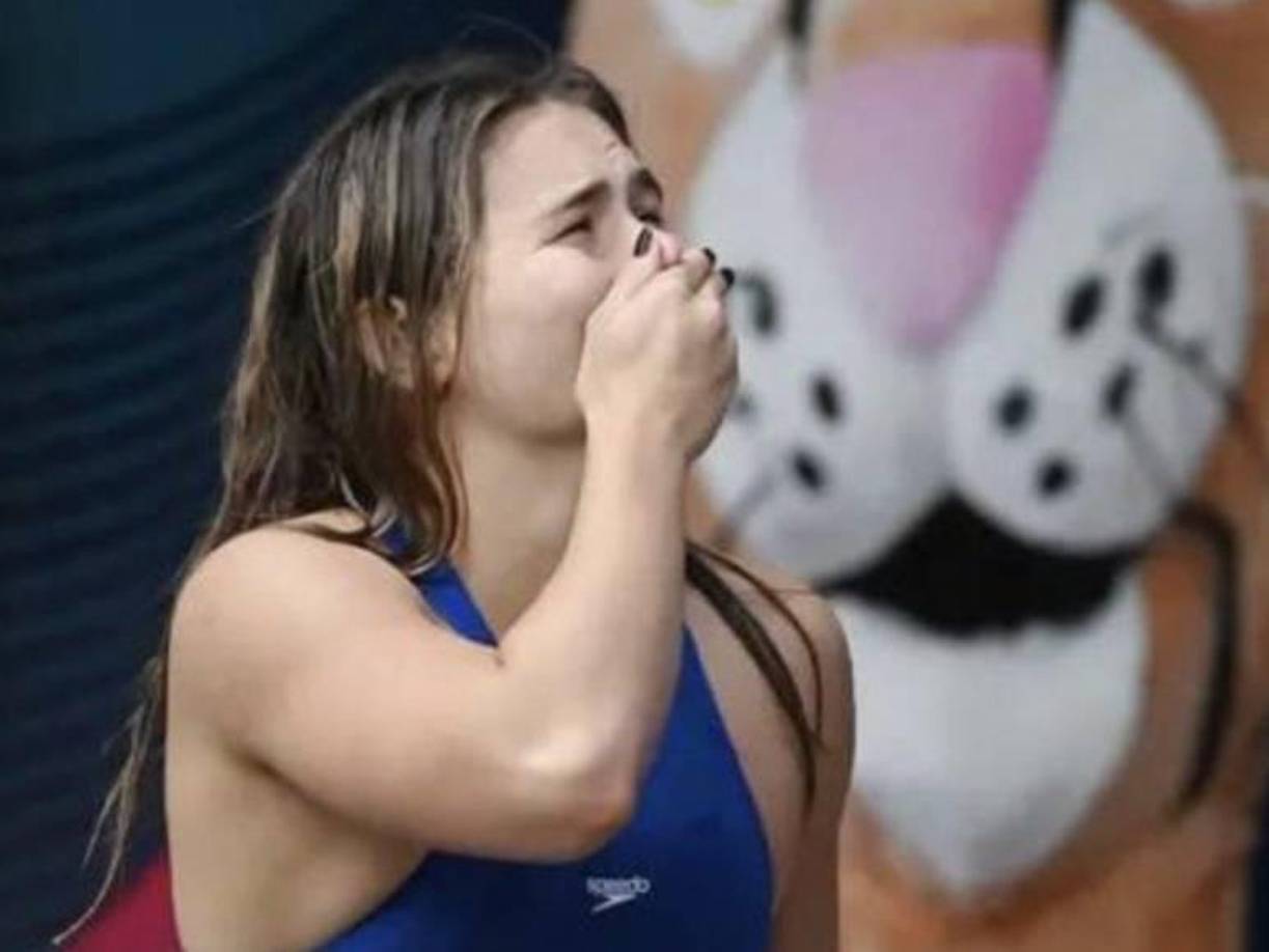 “No me fue como yo quería, lastimosamente, pero estoy muy sentimental porque fue mi última carrera y ya me retiro de la natación. Fueron 18 años y tengo tantos sentimientos, pero lastimosamente tomé la decisión de dejar y estoy feliz que mi última carrera haya sido en los Juegos Olímpicos”, expresó Alonso al confirmar su retiro.