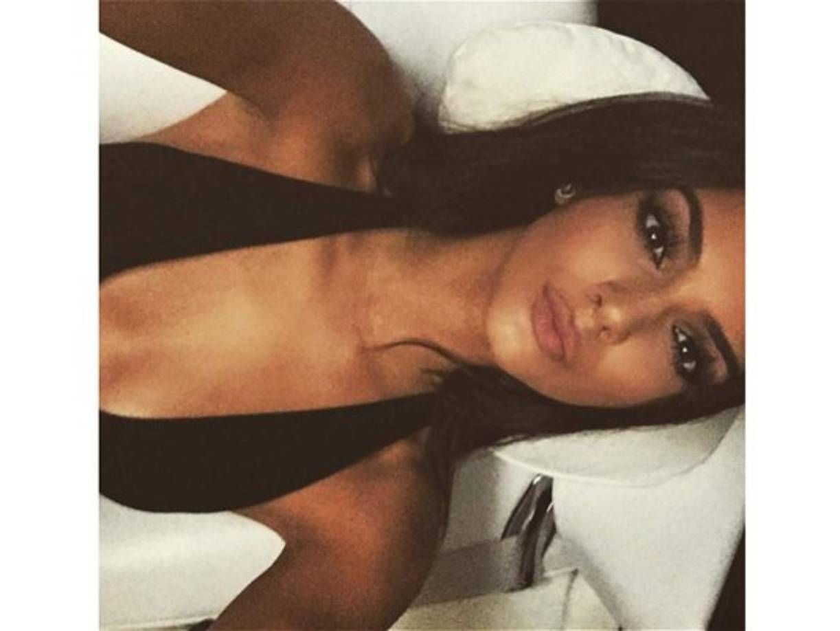 En el puesto nueve está Kendall Jenner con su foto celebrando sus 20 millones de seguidores que obtuvo 2,2 millones de me gusta.