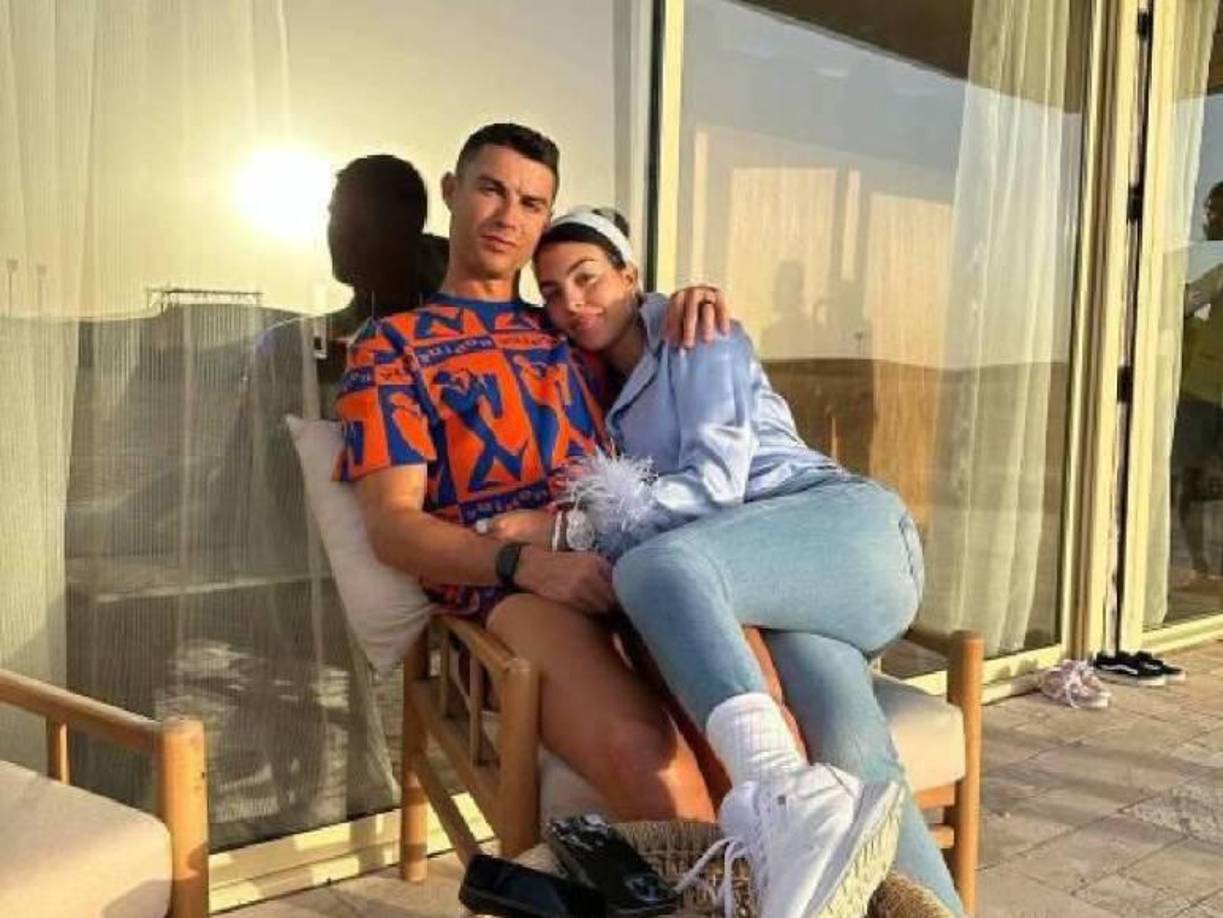 La revista portuguesa TV GUIA desvela el pasado viernes el pacto secreto que firmaron Ronaldo y Georgina en 2017, poco tiempo después de que se hiciera pública la relación.