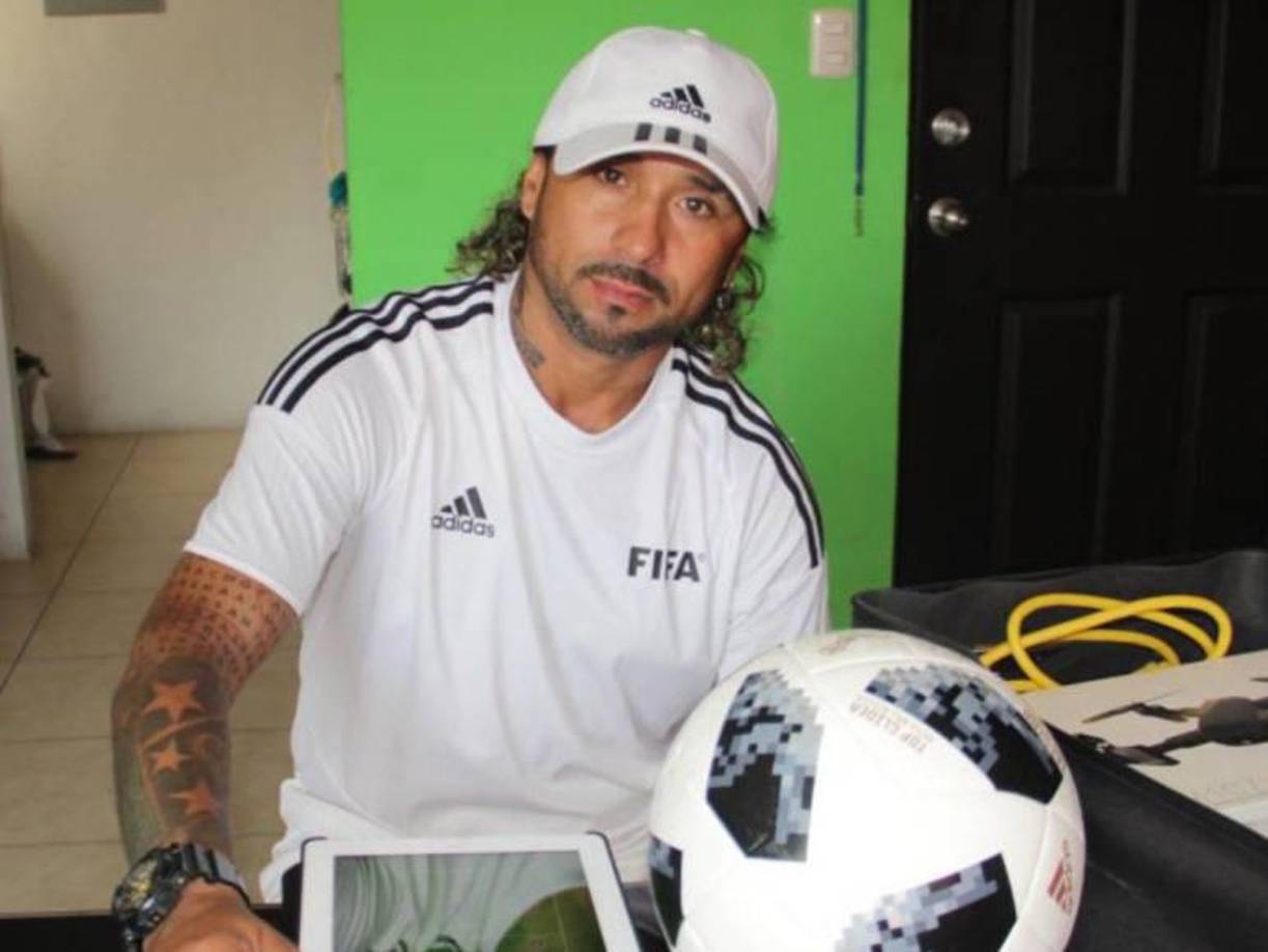 El asesinato de Leiva ocurrió cuando almorzaba con jugadores y técnicos; en ese momento supuestos agentes de seguridad ingresaron al restaurante y le pidieron que saliera para hablar con él, momentos después lo ultimaron en el parqueo del hotel donde se hospedaba.