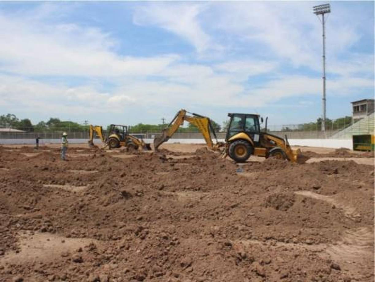 Sin tiempo que perder, la alcaldía de Comayagua inició con los trabajos para recuperar su estadio deportivo en el 2021. 