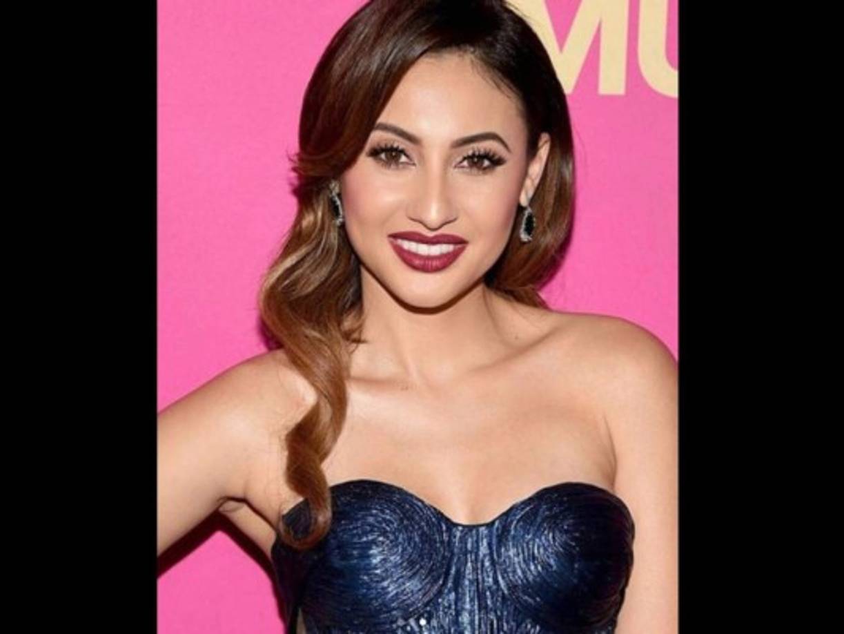 Y fue la hija del locutor de radio Renán Almendárez Coello, “El Cucuy” quien le salvó la vida a la cantante.