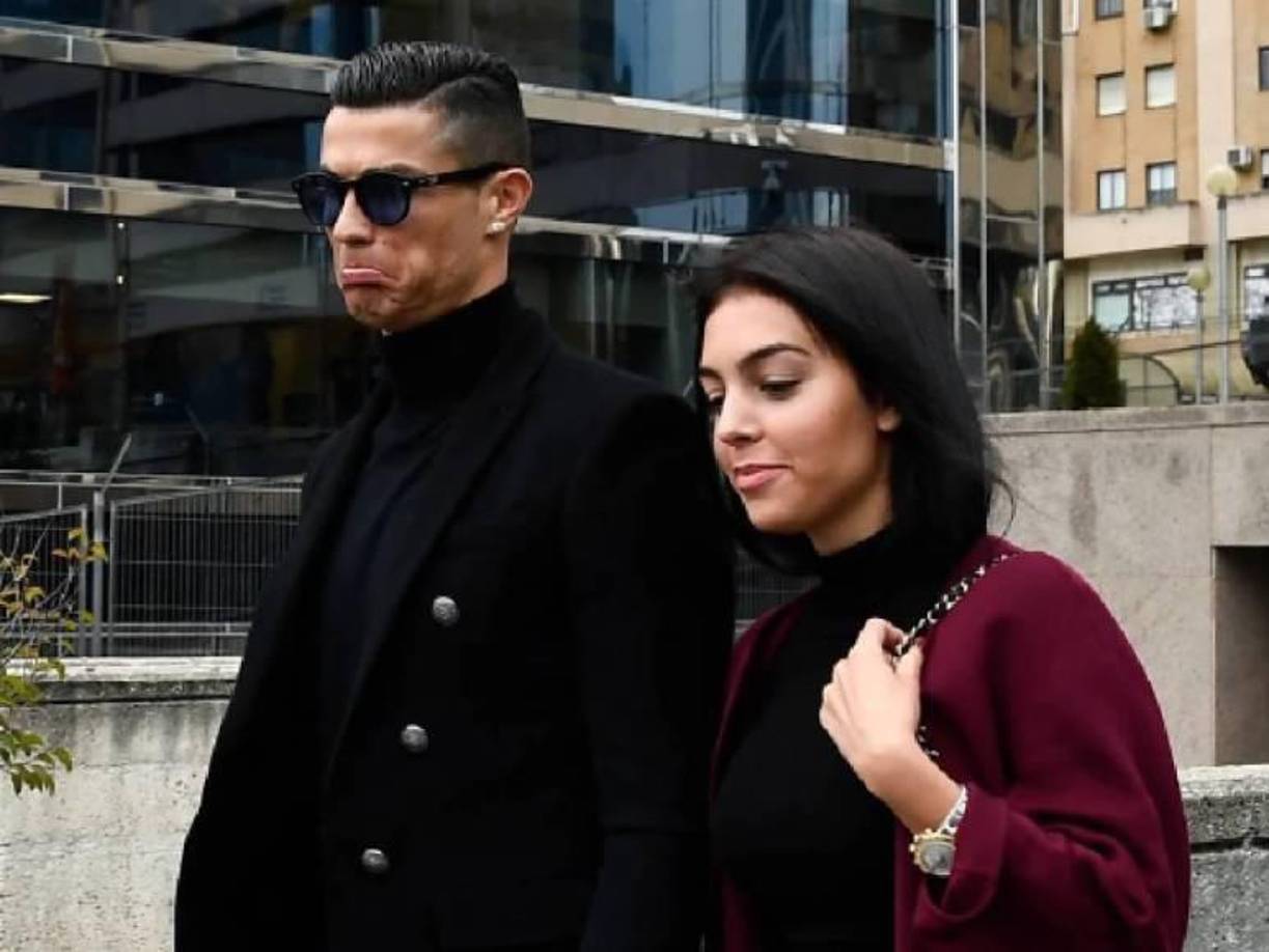 Después de años de relación, la mediática pareja vuelve a estar en el centro de los reflectores al revelarse un pacto por si algún día terminan con su relación.