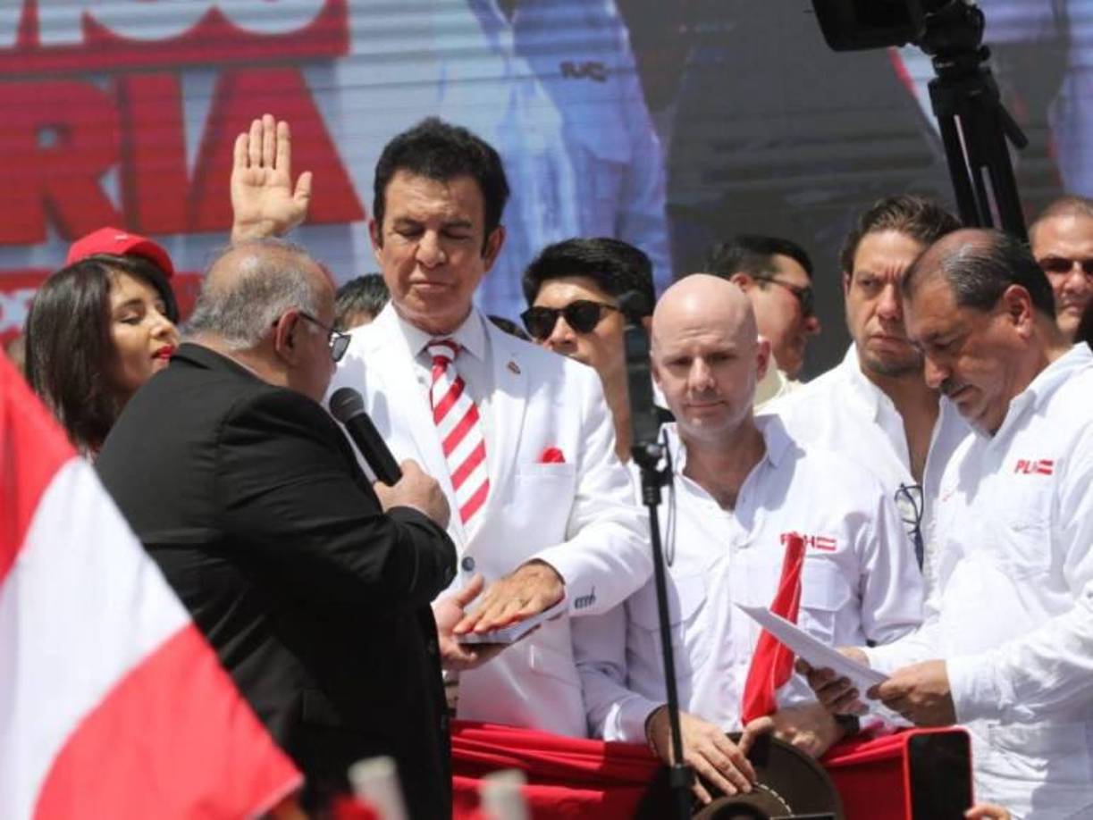 Además, destacó que <b>no abandonará la contienda</b>, afirmando tener un 70% de apoyo dentro del partido. 