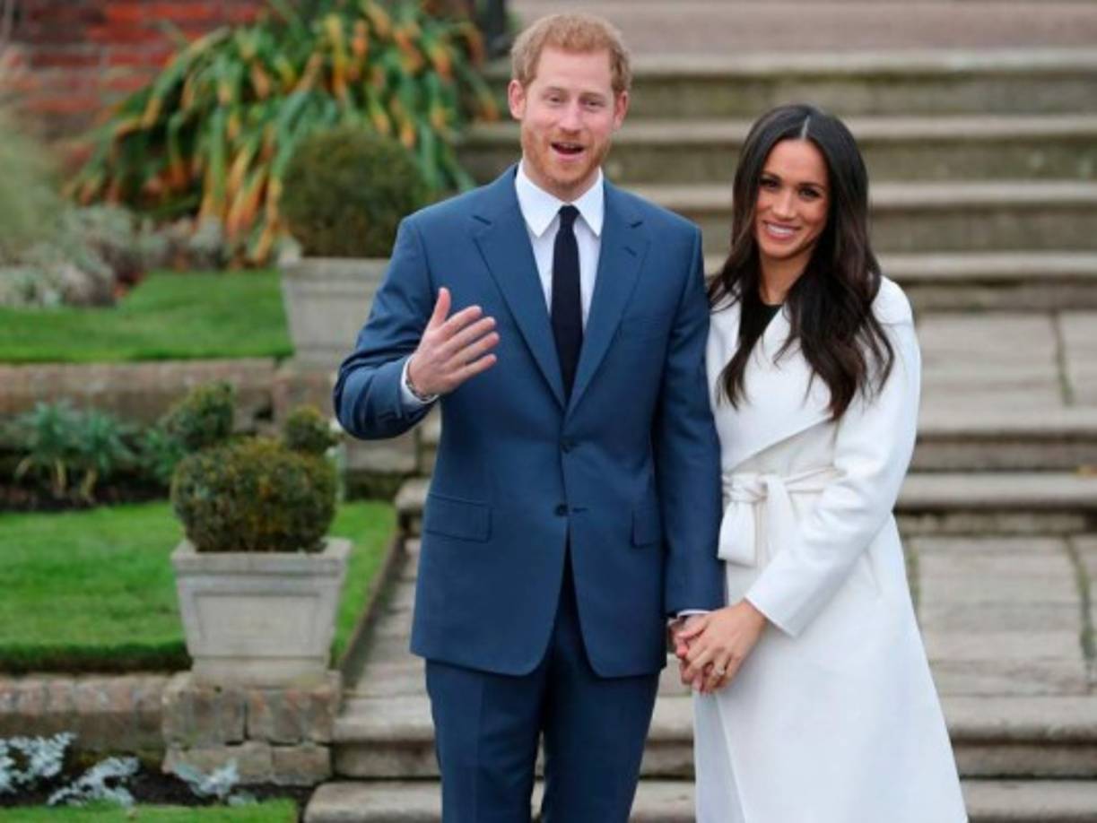 Seis meses después de su primer encuentro, la pareja anunció su compromiso.<br/><br/>'Meghan y Enrique serán una pareja con poder. Juntos pueden cambiar más cosas', dijo el escritor especialista en la familia británica, cuyo libro 'Meghan: A Hollywood Princess' ('Meghan: una princesa de Hollywood') se publicó el jueves pasado.