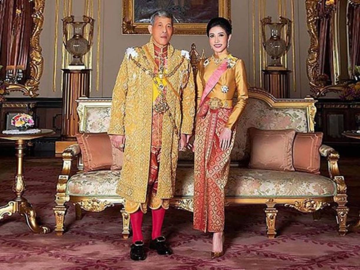 La orden, que tiene fecha de 29 de agosto, se conoce después de que Sineenat haya estado en paradero desconocido durante casi un año y de que la prensa alemana publicara esta semana fotos de ella a su llegada al aeropuerto de Múnich, donde fue recibida por el monarca tailandés, que vive la mayor parte del año en Alemania.