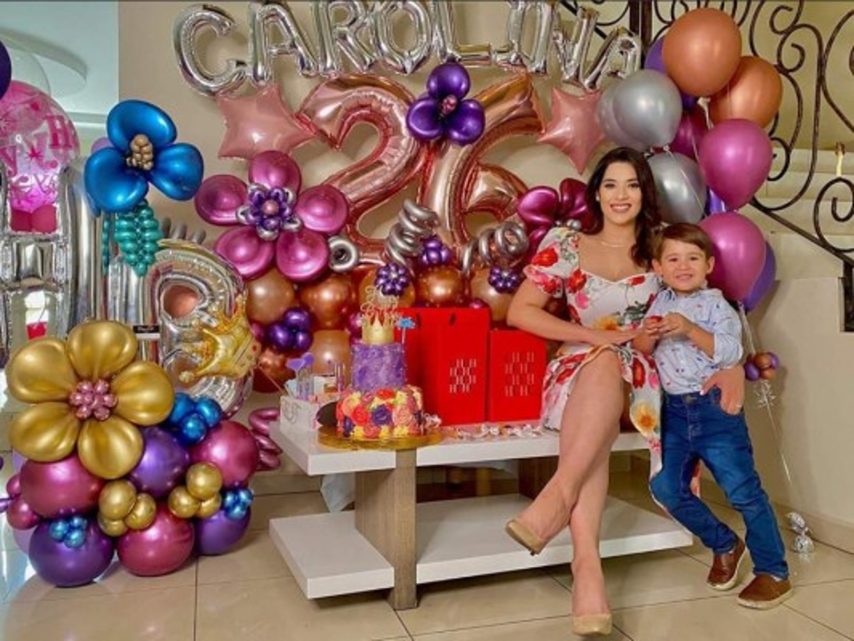 Carolina Lanza se sintió agradecida por compartir su cumpleaños 26 al lado de su pequeño hijo Thiago Fuentes.