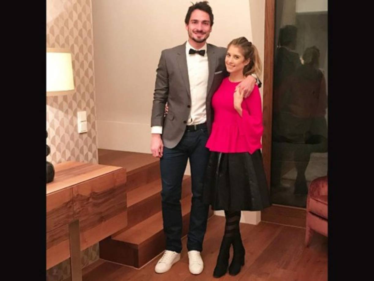 La modelo es la esposa del futbolista Alemán Mats Hummels.