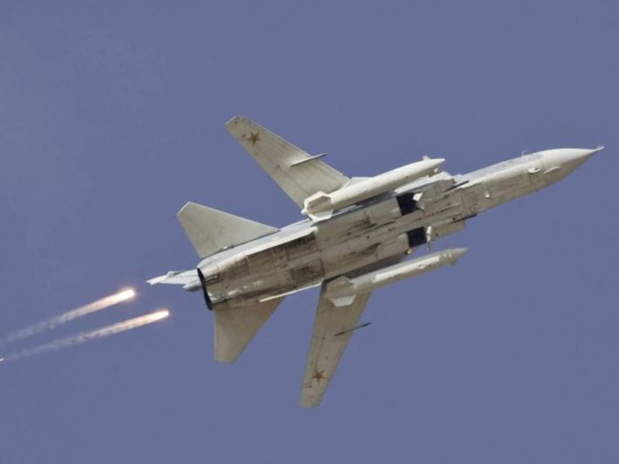 También se estima que en los primeros bombardeos participaron aviones Su-24 o 'Fencer', según la designación de la OTAN, un modelo que está operativo desde la década del 70 y que ya estaba en poder de la fuerza aérea siria.