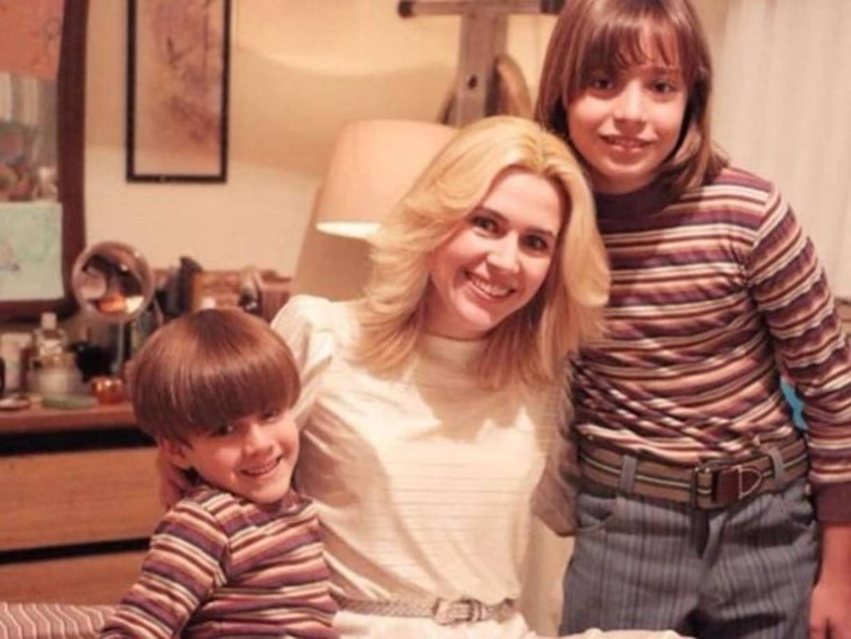 Para meterse en la piel de la mujer más importante en la vida de Luis Miguel, Favella trató de documentarse lo más posible.<br/><br/>'Pensé que la única manera para actuar como su mamá era ponerle alma, alma de ser humano, hablar de ella como mamá, primero, y después como mamá de una estrella, porque creo que lo más importante era la relación entre una madre y un hijo”. expresó en una entrevista.