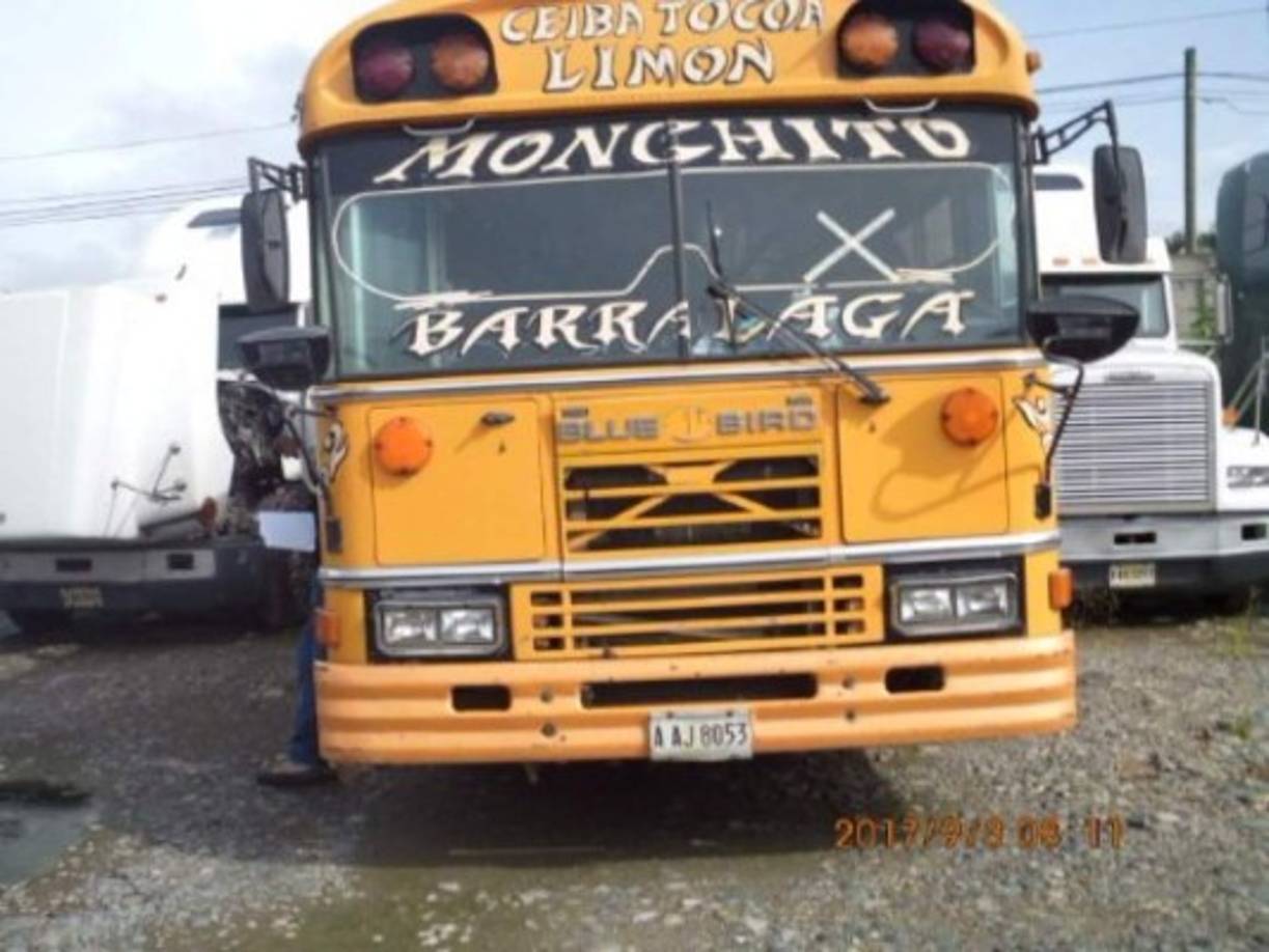 Aires acondicionados, furgones, remolques, pailetas, montacargas, embarcaciones, carros livianos, cabezales, volquetas, fueron parte de los bienes que el sábado anterior subastó la Oficina Administradora de Bienes Incautados (Oabi) de los bienes asegurados a la familia del comisionado de policía Jorge Alberto Barralaga (r) en julio y a la mara Salvatrucha (MS) en febrero. En el proceso de subasta se inscribieron 32 participantes, los que ofertaron por los diferentes bienes que la Oabi puso en venta.