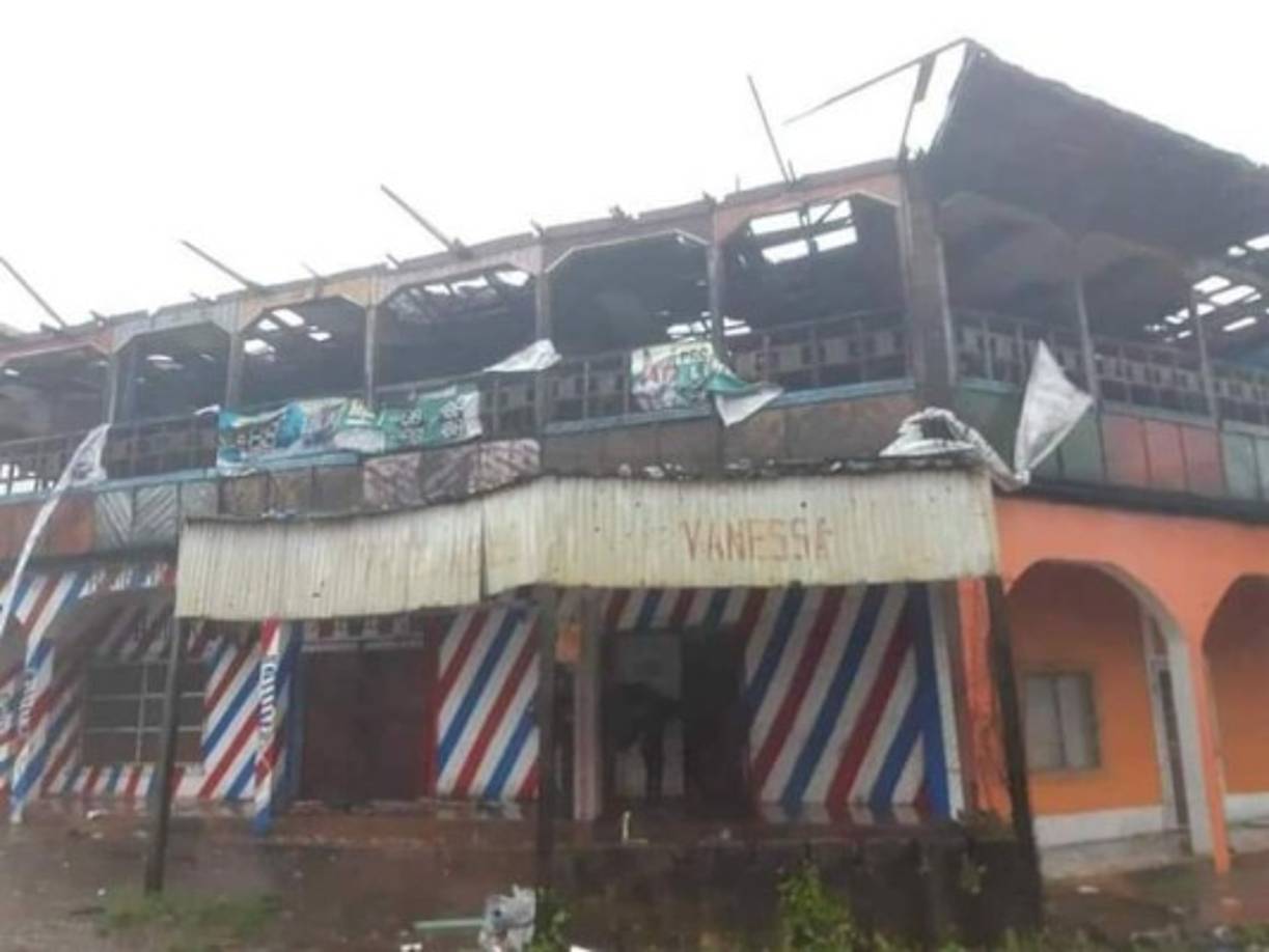 El gobierno informó que lograron evacuar a 6.000 familias a casas seguras y otras miles estaban en refugios.