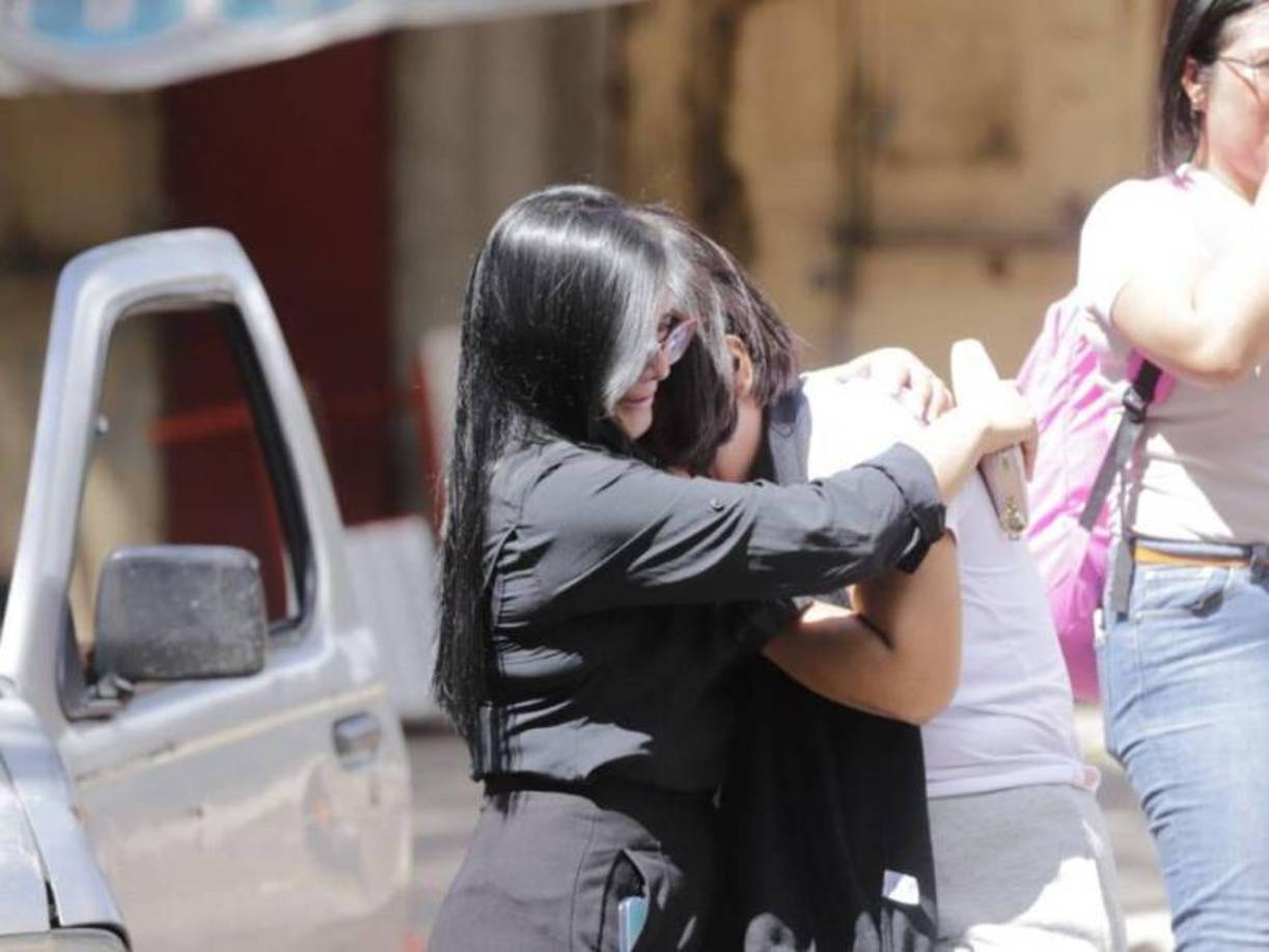 Vecinos del sector auxiliaron al abogado y lo trasladaron al Hospital Escuela, donde más tarde fue declarado sin vida.