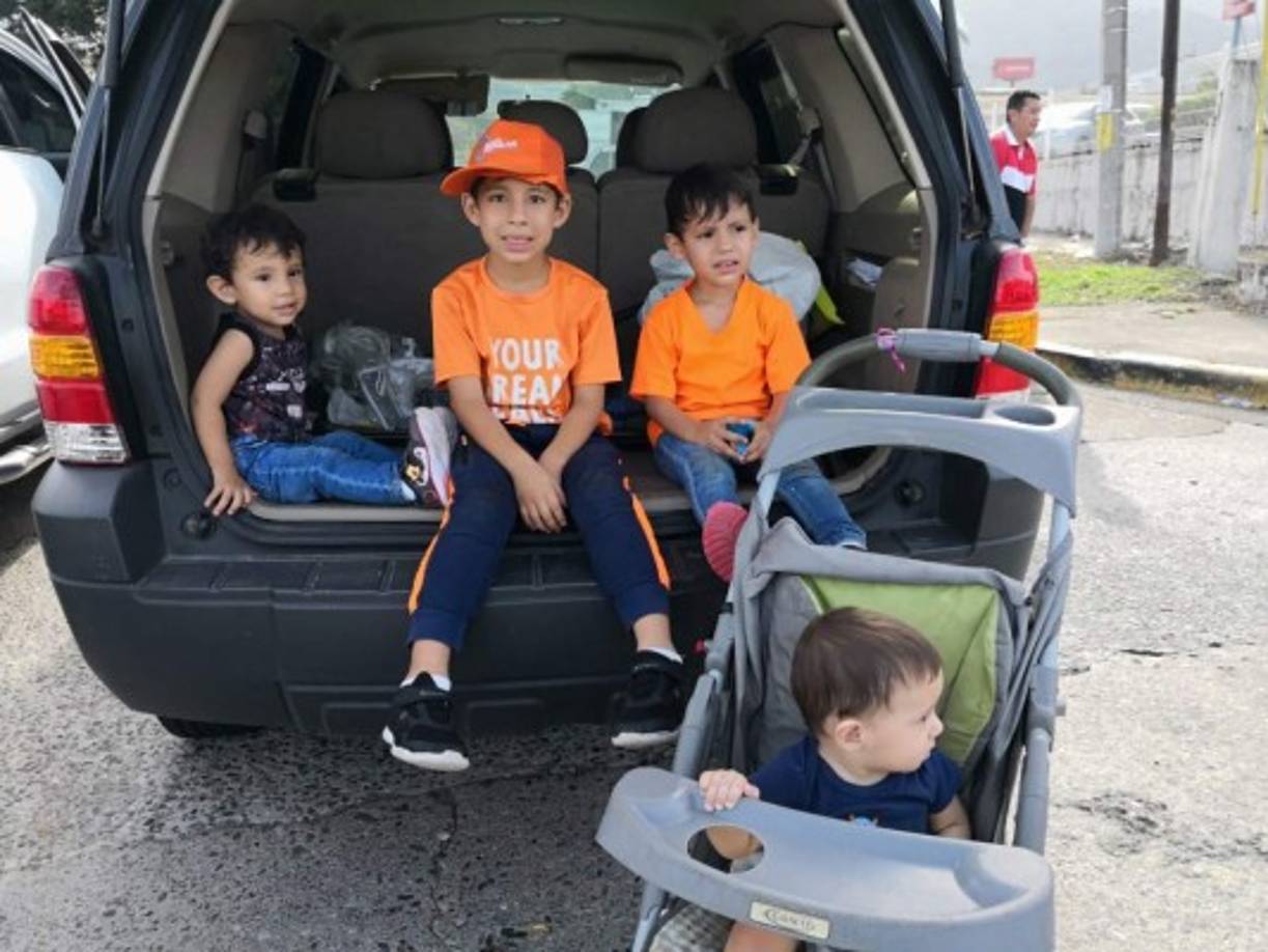 Adrián Alejandro (el mayor) dice que quiere ser veterinario para curar a todos los animalitos.