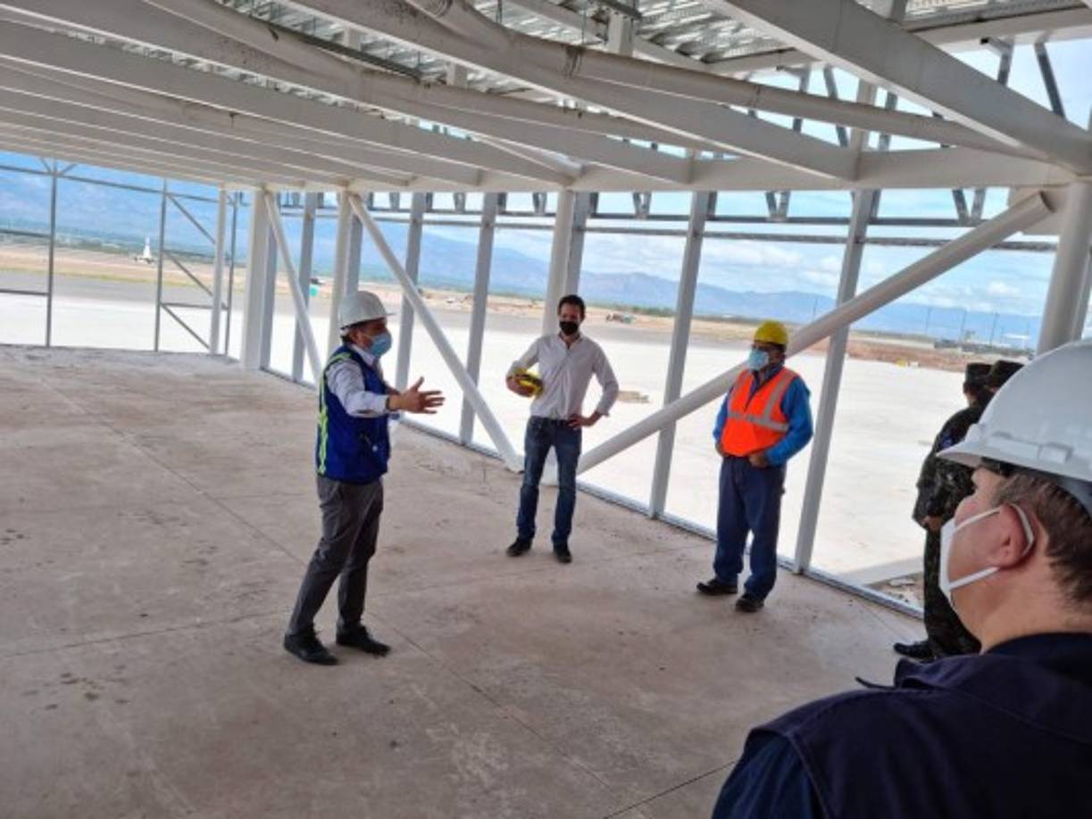 Palmerola liberará del tráfico aéreo a Toncontín, aeropuerto de Tegucigalpa. La distancia entre ambos es de 85 kilómetros. A 1 hora 20 minutos en carretera.