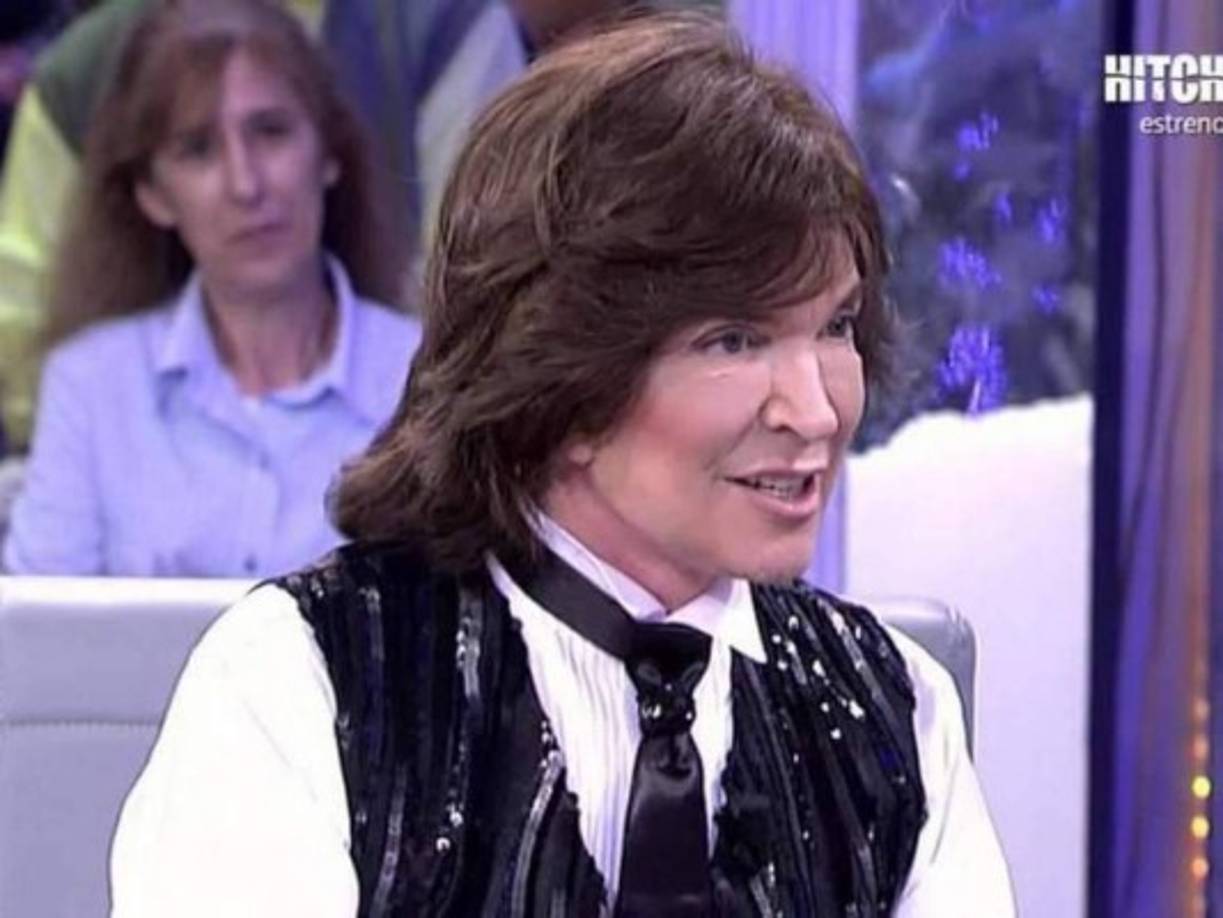 Camilo participó en un programa especial de Telecinco para honrar su música, pero su nuevo rostro causó una serie de comentarios en las redes sociales.