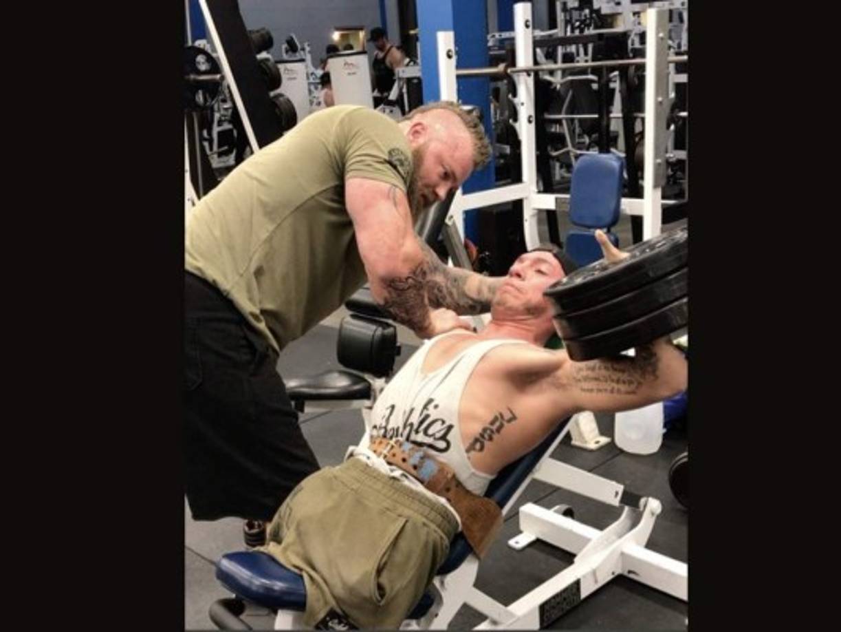 A pesar de sus limitaciones, Nick quiere ser 'modelo fitness' y físicoculturista.